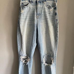 American Eagle Distressed Blue Jeans Size 4